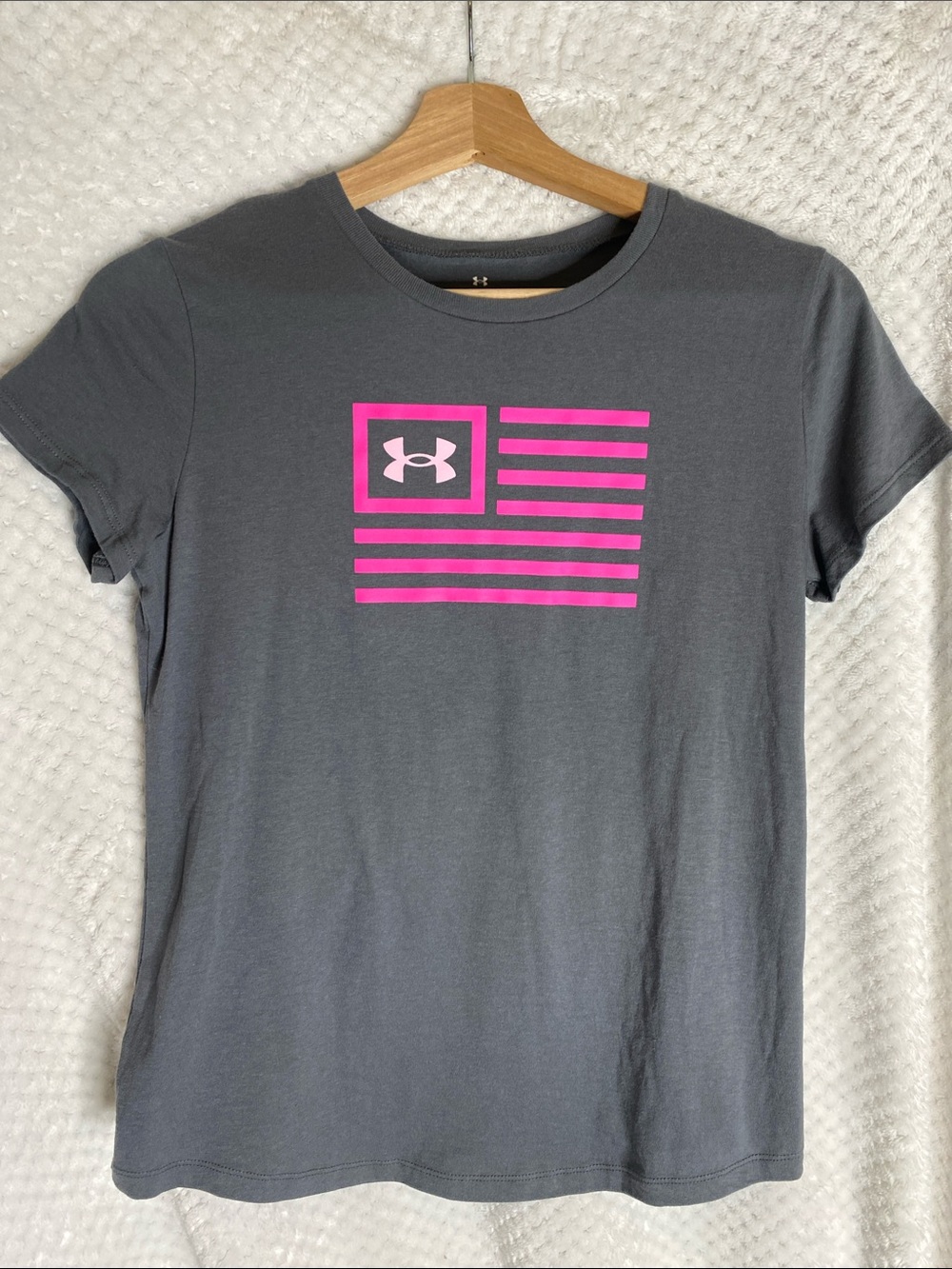 Under Armour Charcoal Tee with Hot Pink Flag Graphic